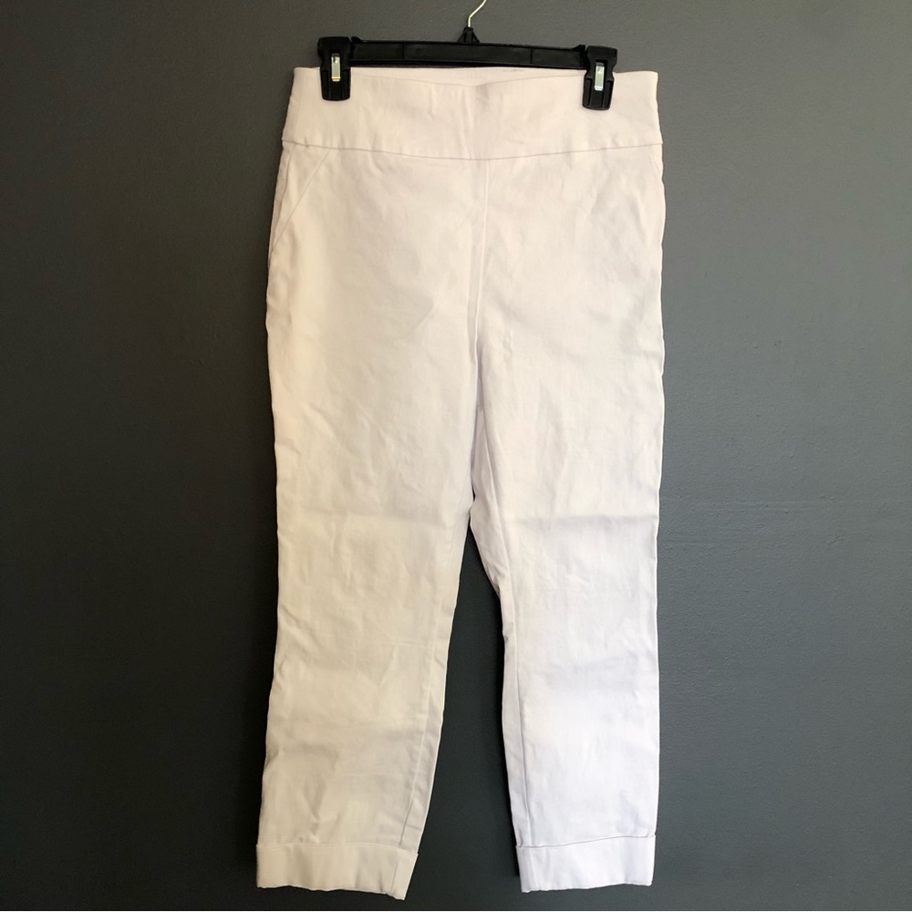 New York & Company White Pull-On Whitney Capris - Size Medium - Like New